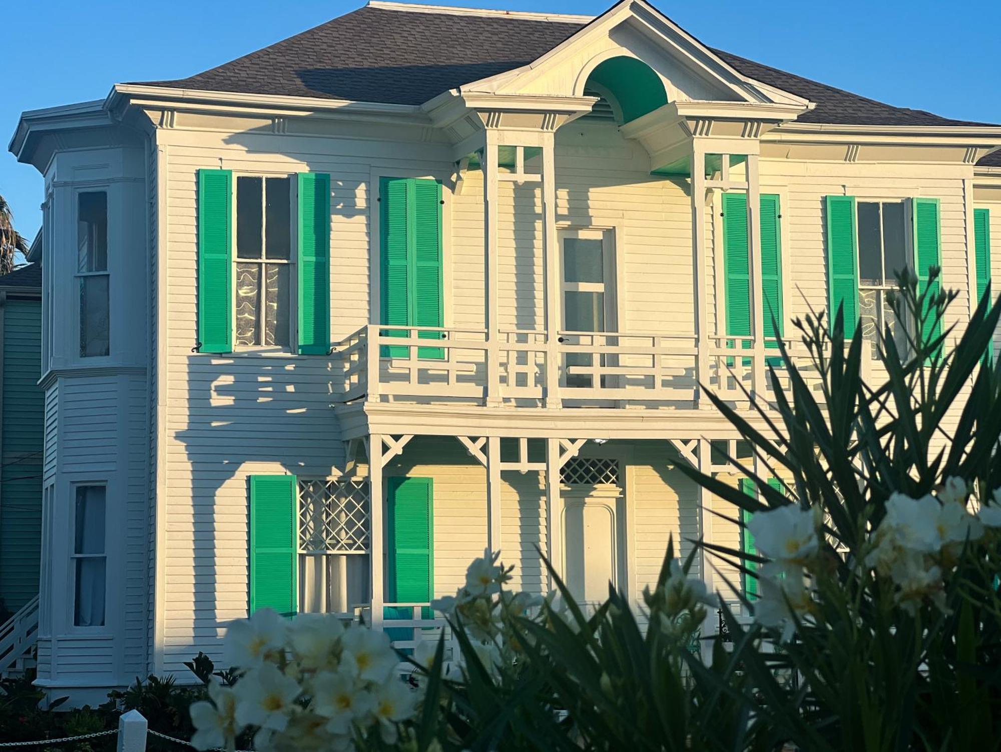 Lotus Galveston Hotel Exterior foto